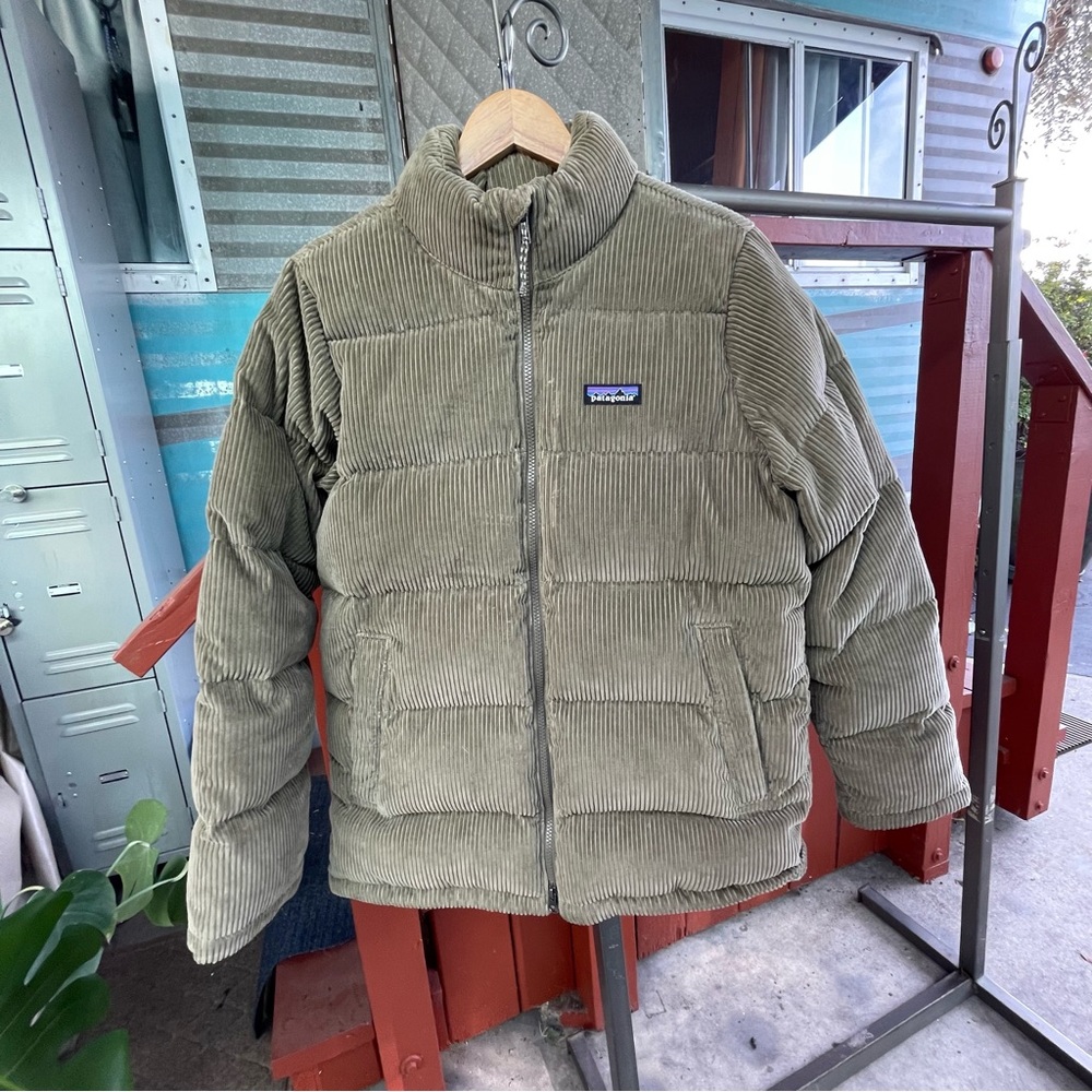 Patagonia WMN’s Cord Fjord Coat in Sage Khaki Sz M